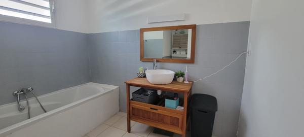 Lamentin (97129) Villa T6 avec Piscine CC