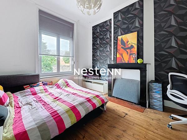 Maison Douai 5 pièce 124 m², 3 chambres, cour. Proximité de la porte d'Arras. 217 900 euros.