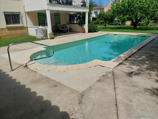 Villa sur 2 niveaux independants, piscine .