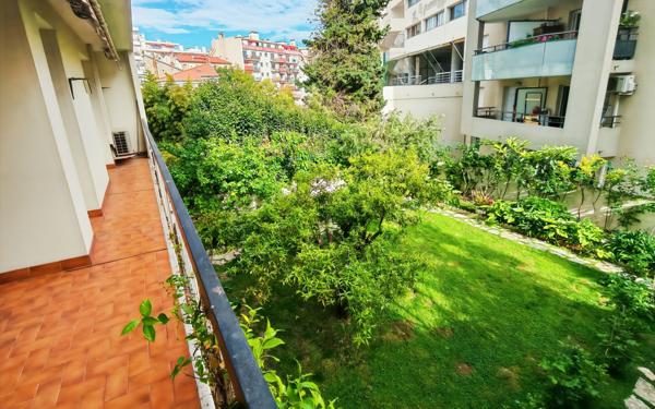 Appartement à vendre    4 pièces • 86 m2 Nice