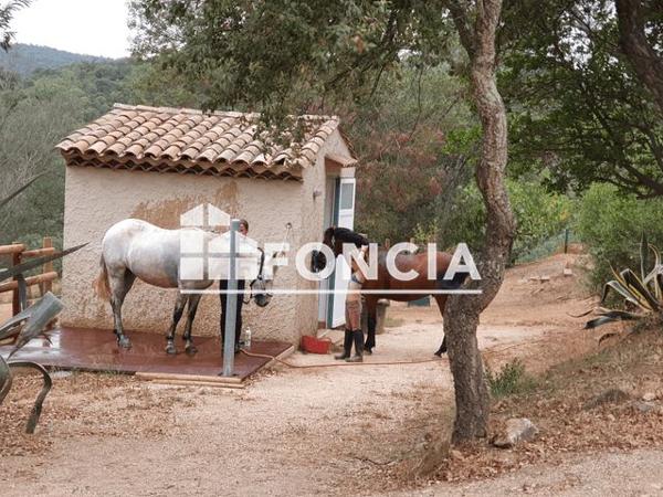 À vendre Maison 7 pièces 196 m² - La Londe-les-maures 83250