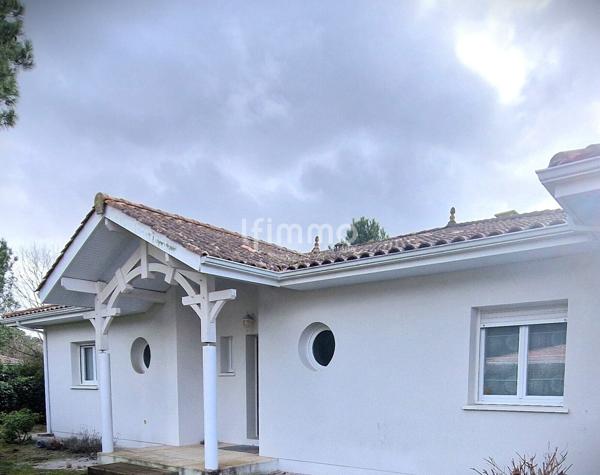 Maison côté bassin