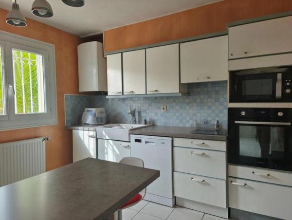 Villa Familiale 6 Pièces, piscine, climatisation, panneaux solaires