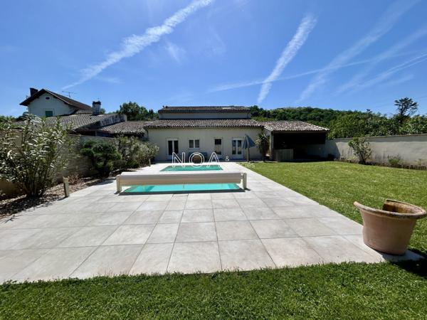 Maison en pierre restaurée avec goût