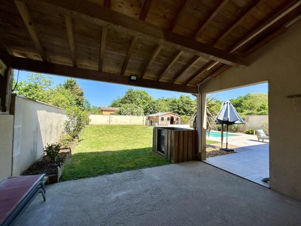 Maison en pierre restaurée avec goût