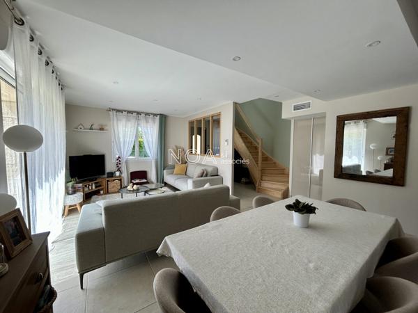 Maison en pierre restaurée avec goût
