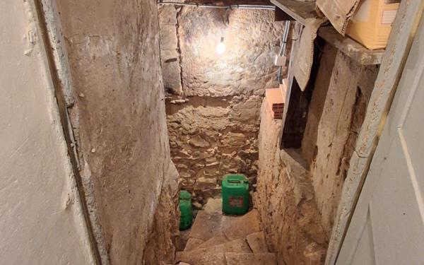 Maison à vendre    6 pièces •  Aups