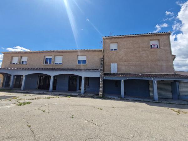 Ensemble immobilier-Libre de toute activités à vendre à Mallemort - Opportunité d'investissement