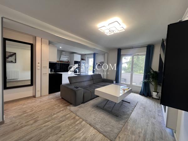 3%.COM Très bel appartement rénové au calme avec terrasse + parking  Lingolsheim (67380)