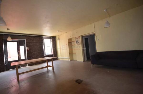 Local commercial 3 pièces à Ambérieu-en-Bugey, 73 m²