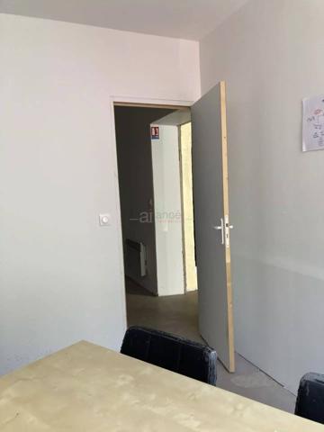Local commercial 3 pièces à Ambérieu-en-Bugey, 73 m²