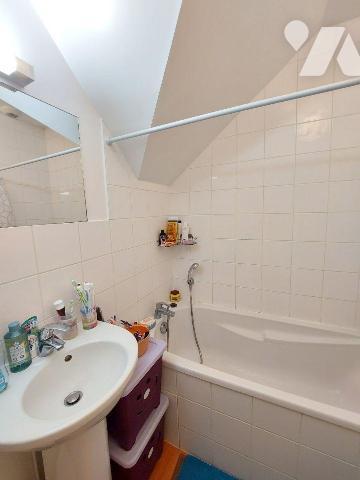 A VENDRE - SAINT-GREGOIRE (35) Une maison mitoyenne dans un lotissement se composant au rez-de-...