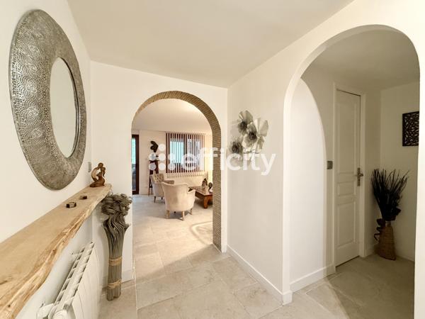 Maison
         6 pièces
        - 140 m²