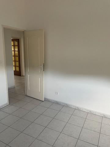 Appartement F3 - LE POUJOL SUR ORB - 75,20 m2