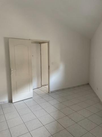 Appartement F3 - LE POUJOL SUR ORB - 75,20 m2