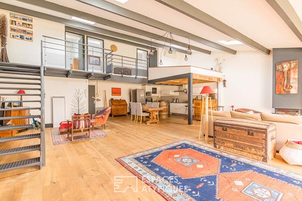 Loft avec grand garage et terrasse