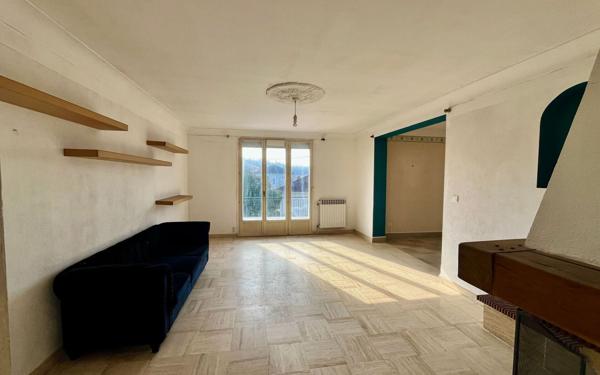 Maison à vendre    5 pièces • 115 m2 Le Vigen