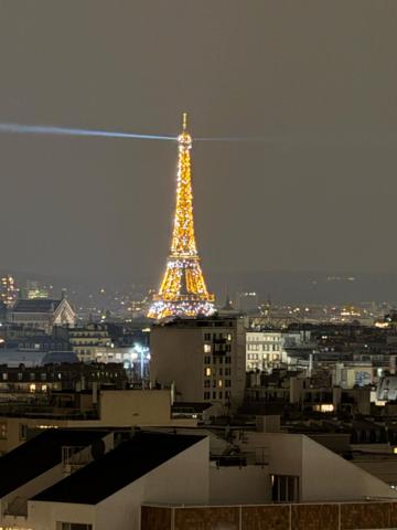 Appartement 4 pièces 85,34 m2, VUE PARIS