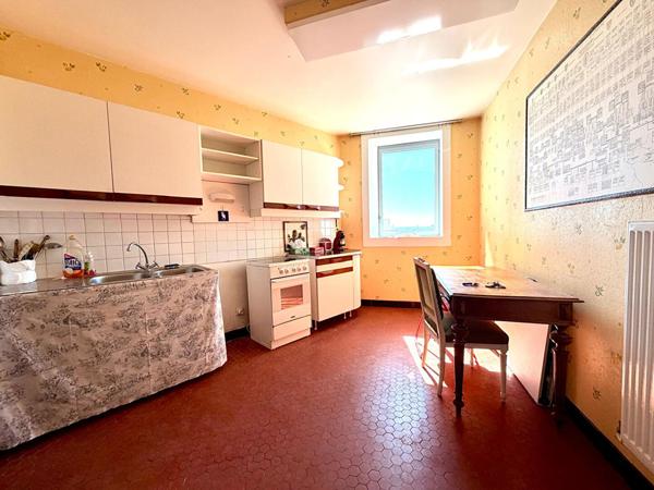 Appartement 4 pièces 85,34 m2, VUE PARIS