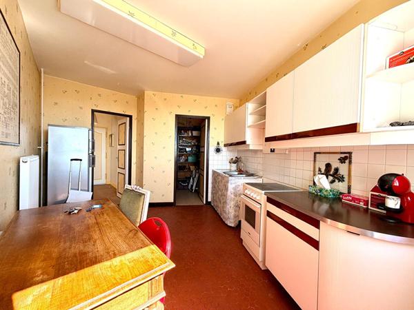 Appartement 4 pièces 85,34 m2, VUE PARIS