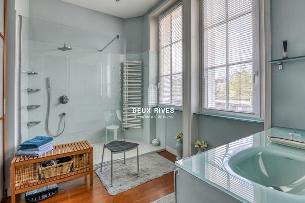 Appartement de Prestige avec vue sur Erdre , jardin et garage double