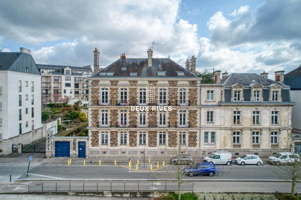 Appartement de Prestige avec vue sur Erdre , jardin et garage double