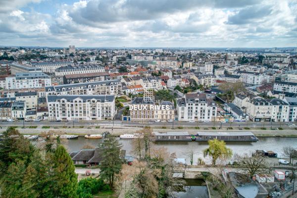 Appartement de Prestige avec vue sur Erdre , jardin et garage double