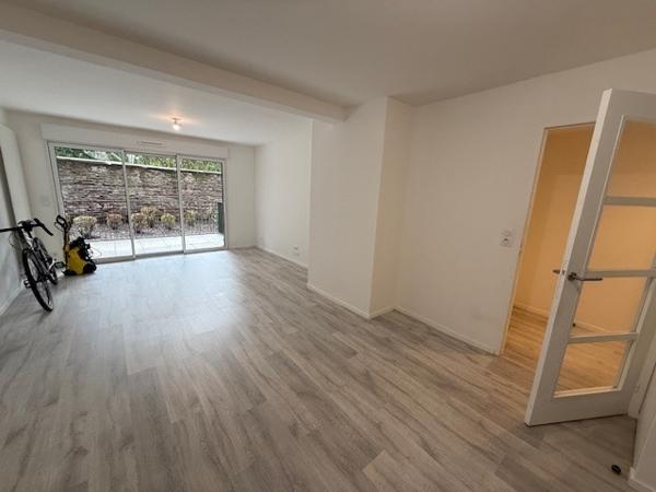 Appartement T2 à louer - 53 m² (réf : 551119)