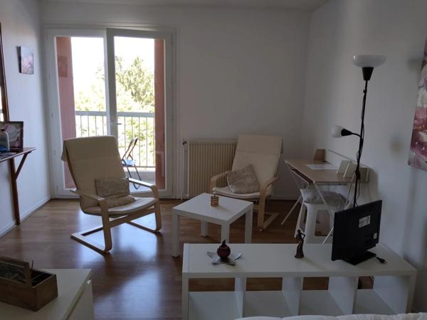 A LOUER - TOULOUSE Minimes- Studio meublé d'une surface de 31.20 m² avec balcon , une place de parking  aérienne et une cave - G316-JG
