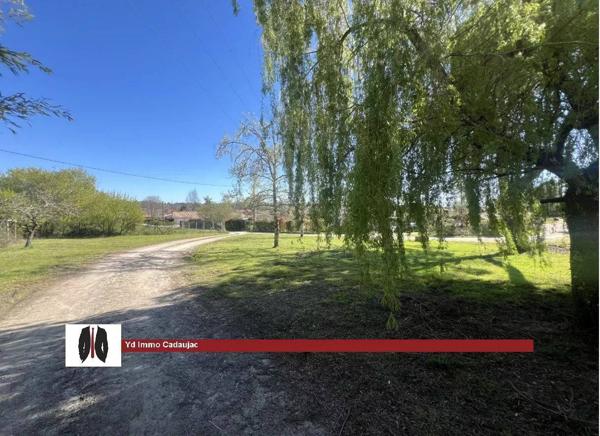 LA BREDE Terrain constructible 1000 m2