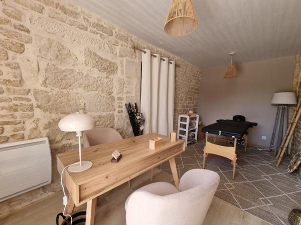 Maison  6 pièce(s)  3 chambre(s)  200 m²