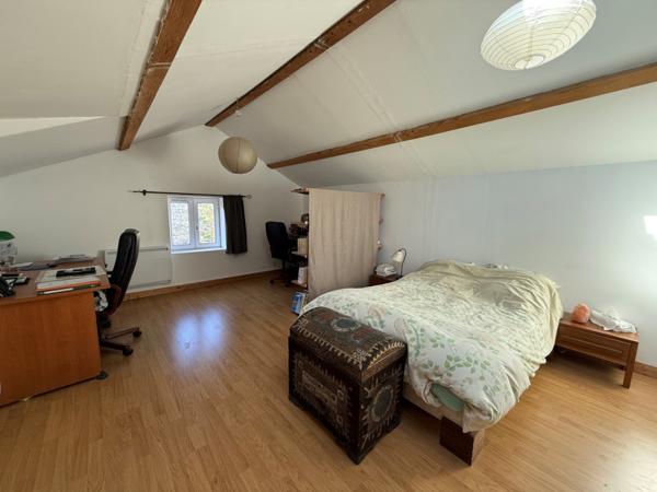 Maison  6 pièce(s)  3 chambre(s)  200 m²