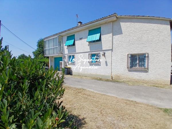 MAISON DE VILLAGE 100M² SUR 2 NIVEAUX AVEC 2 GARAGES SUR PARCELLE DE 2500M²