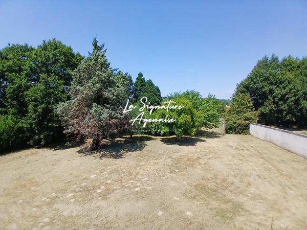 MAISON DE VILLAGE 100M² SUR 2 NIVEAUX AVEC 2 GARAGES SUR PARCELLE DE 2500M²
