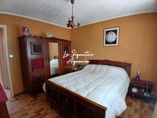 MAISON DE VILLAGE 100M² SUR 2 NIVEAUX AVEC 2 GARAGES SUR PARCELLE DE 2500M²