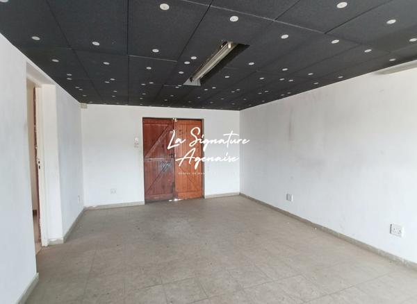 MAISON DE VILLAGE 100M² SUR 2 NIVEAUX AVEC 2 GARAGES SUR PARCELLE DE 2500M²