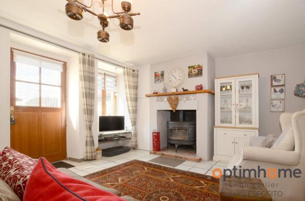 🌿 Un havre enchanteur à la campagne 🏡 avec grange attenante 🛖 et piscine 🏊 – Un trésor rare 💎, prêt à emménager ! 📦