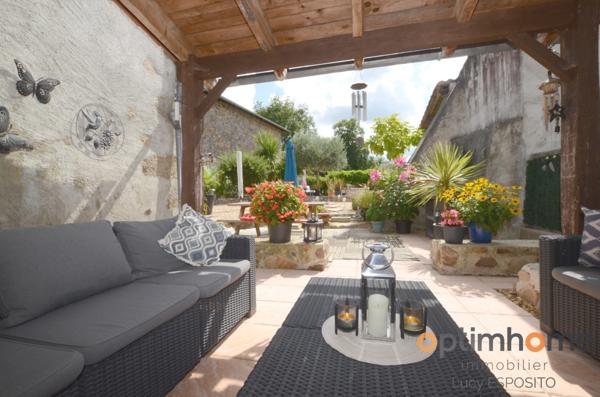 🌿 Un havre enchanteur à la campagne 🏡 avec grange attenante 🛖 et piscine 🏊 – Un trésor rare 💎, prêt à emménager ! 📦