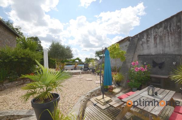 🌿 Un havre enchanteur à la campagne 🏡 avec grange attenante 🛖 et piscine 🏊 – Un trésor rare 💎, prêt à emménager ! 📦