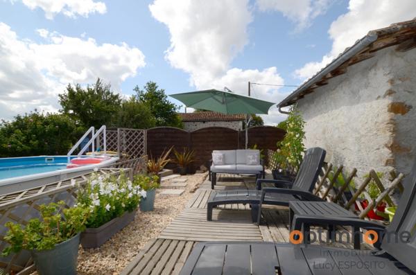 🌿 Un havre enchanteur à la campagne 🏡 avec grange attenante 🛖 et piscine 🏊 – Un trésor rare 💎, prêt à emménager ! 📦