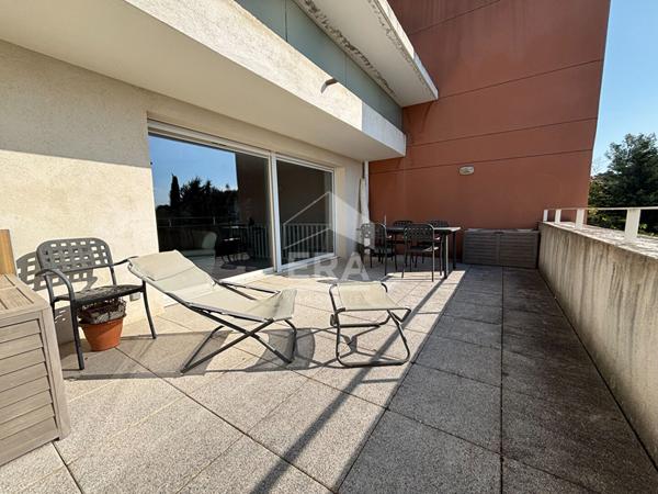 APPARTEMENT 3 PIÈCES SECTEUR TRÈS PRISÉ DE MARTIGUES - TERRASSE JARDIN ET PLACES PRIVATIVES MARTIGUES