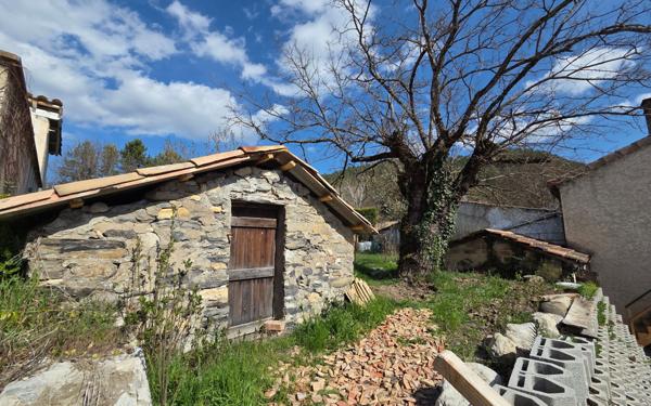 Maison à vendre    3 pièces •  Eyguians