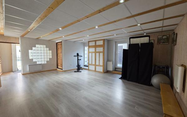 Maison à vendre    3 pièces •  Eyguians