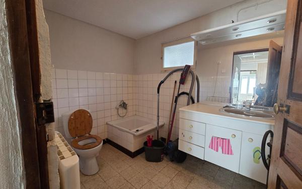 Maison à vendre    3 pièces •  Eyguians