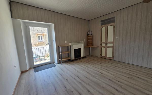 Maison à vendre    3 pièces •  Eyguians