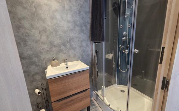 Maison à vendre    3 pièces •  Eyguians