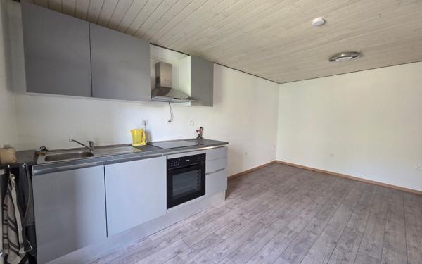 Maison à vendre    3 pièces •  Eyguians