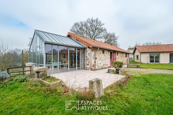 Ensemble de deux maisons avec piscine au coeur de la campagne