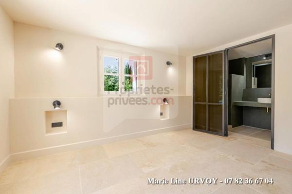 Propriété de charme 300 m² au coeur des Alpilles avec piscine et jardin paysagé