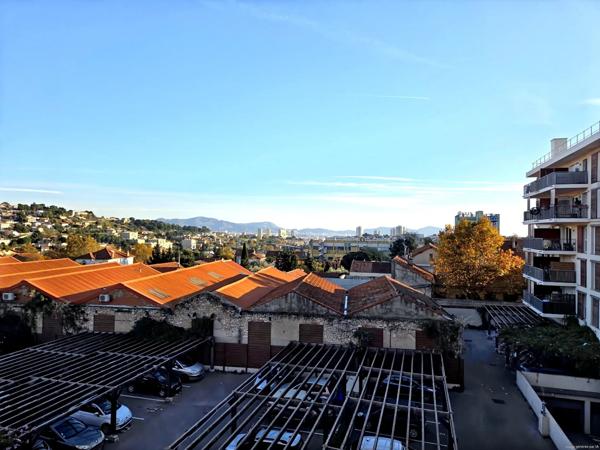 Magnifique T 3 avec 2 terrasses et 2 parkings privés